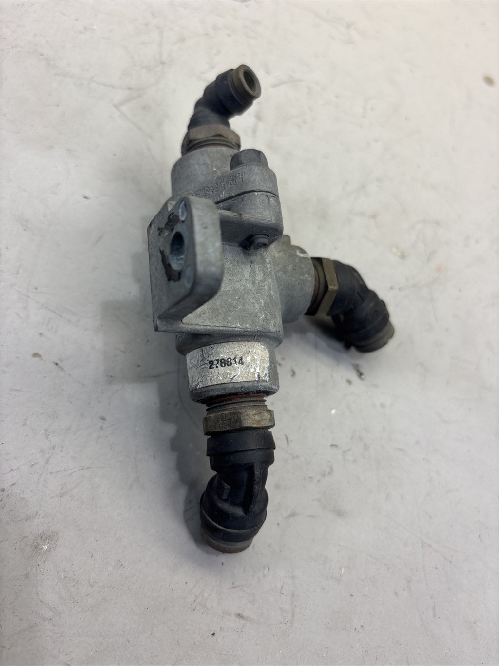 FREIGHTLINER CASCADIA DOUBLE CHECK VALVE 278614 BENDIX OEM