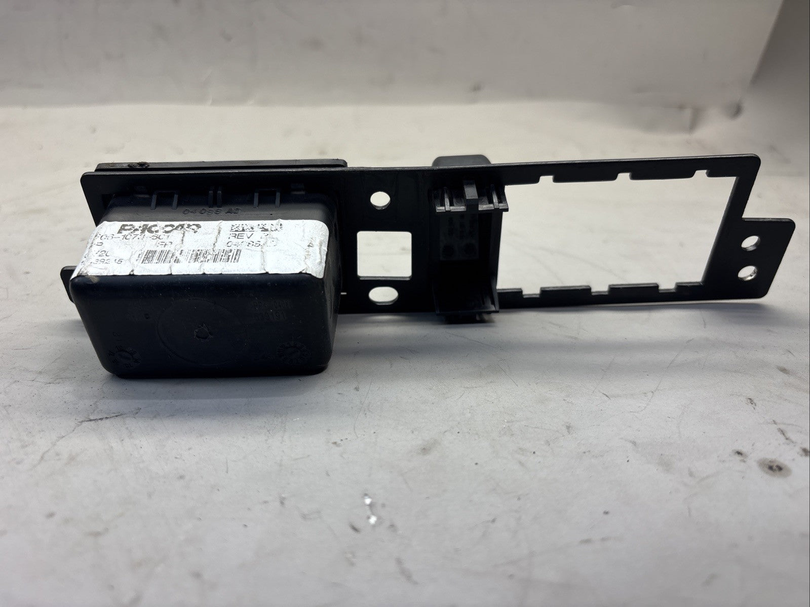 KENWORTH T680 DASH SWITCH PANEL TRIM S06-1073-601