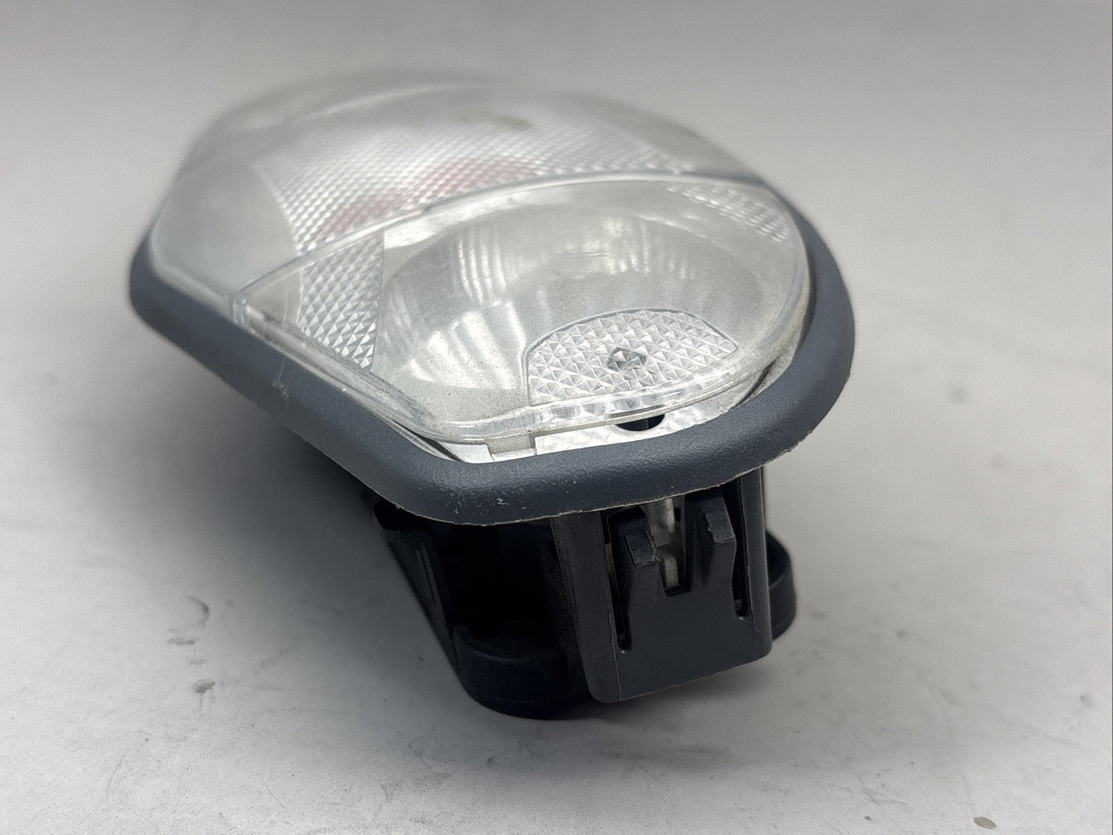 FREIGHTLINER 1-INJ-538-201 R PASSENGER OVERHEAD DOME READING LIGHT LAMP