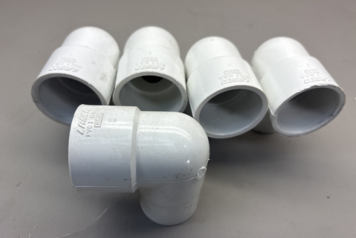 Lot of 5 LASCO 1-1/2"x 1" SP x Slip 90° Degree Elbow Schedule 40 PVC D2466