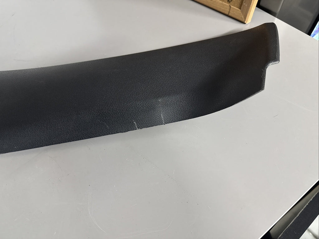 A18-68716-005 Body A Pillar Left Side, Thermoplastic Olefin, for Freightliner