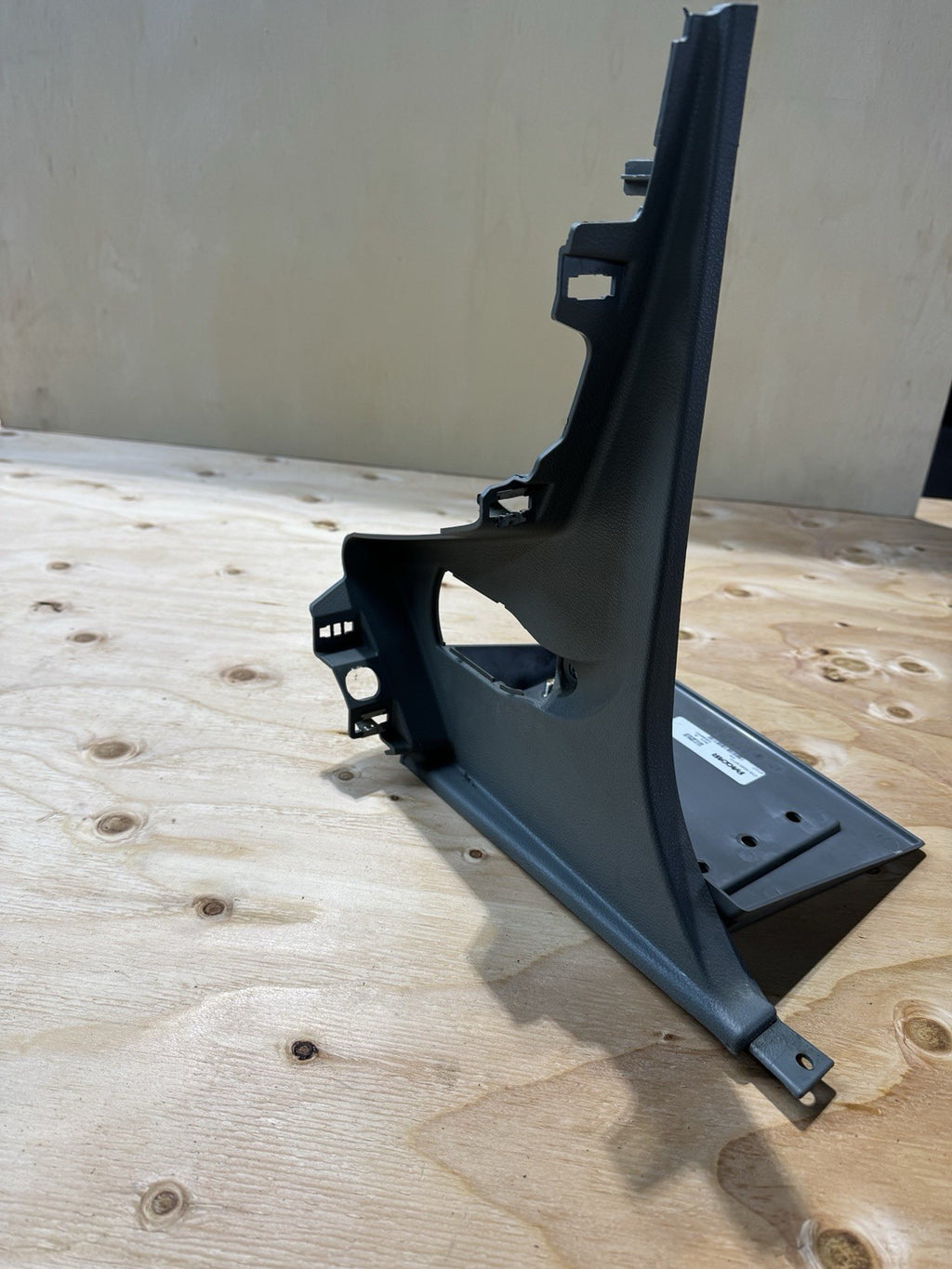 PACCAR A-PILLAR LOWER KICK PANEL RH KW S60-1422 PB S60-6232