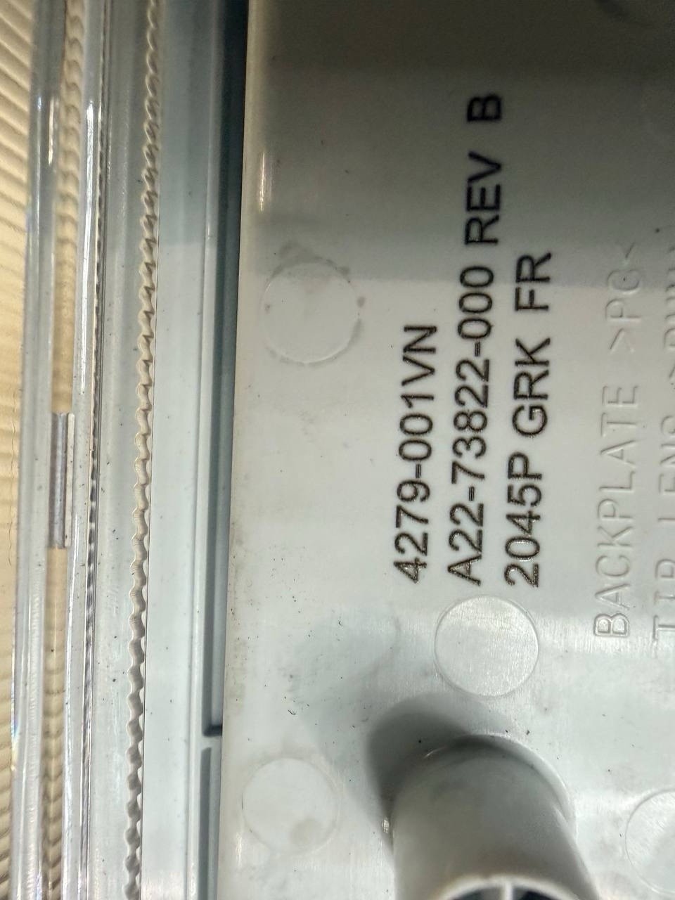 2018-2025 FREIGHTLINER CASCADIA ROOF DOME LIGHT A22-73822-000
