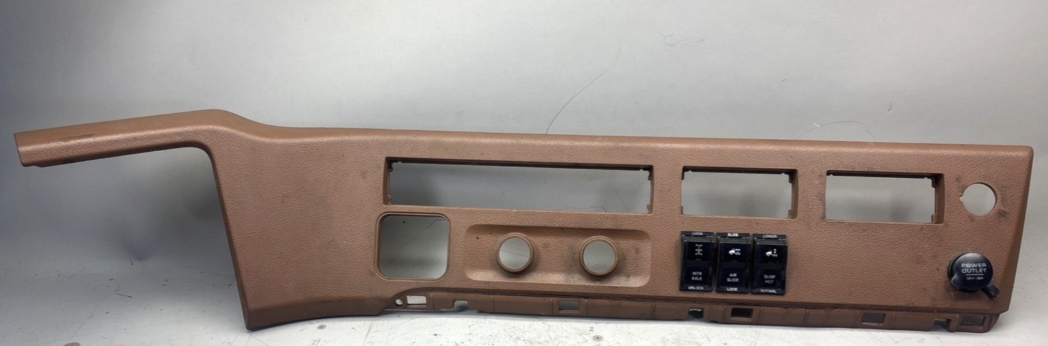 2020 Freightliner Cascadia 126 Dash Panel Trim A22-73787-002 / A22-73789-002