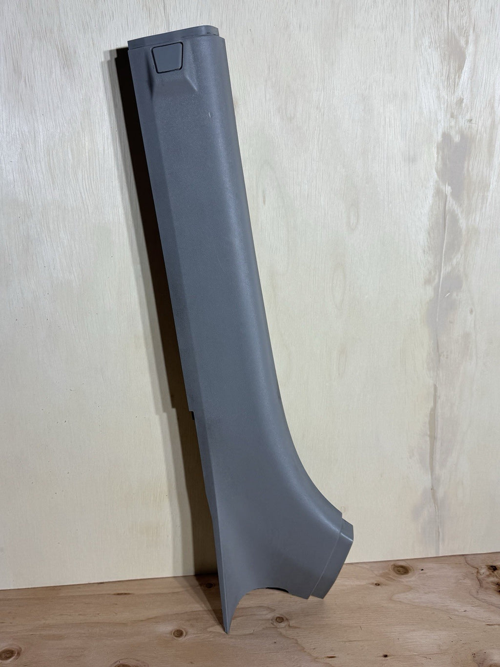 KENWORTH T680 T880 TRIM-COVER, OVER DOOR, RH S60-1540-20661