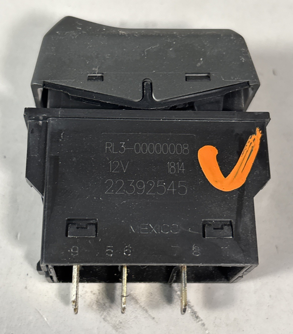 22392545 VOLVO VNL860 D13 FRONT DASH DASHBOARD AUX SWITCH CONTROL