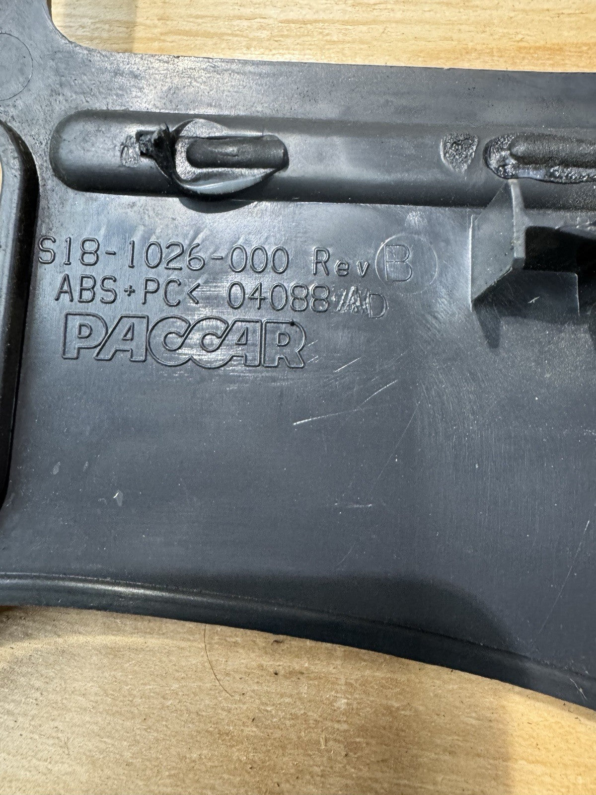 KENWORTH CENTER DASH PANEL MOLDED, PACCAR,  P/N: S18-1026-000