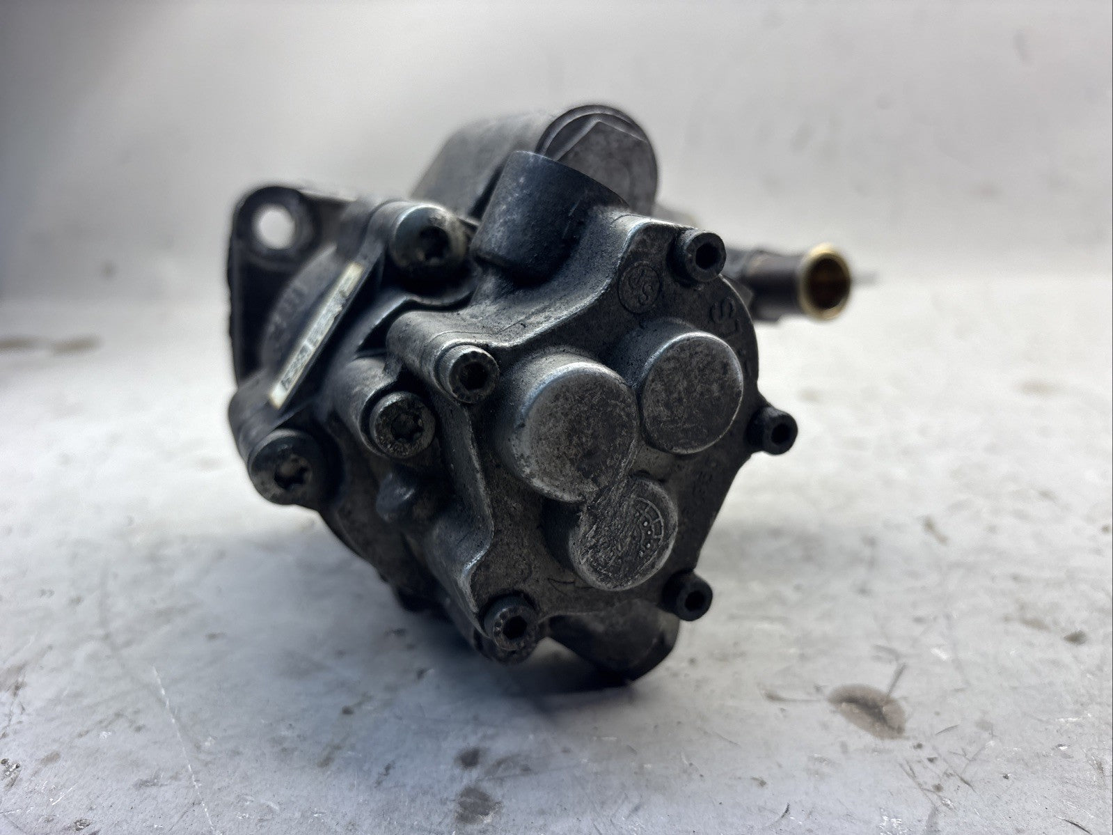 1939436 For PACCAR STEERING PUMP - 17CC MX-11 EPA2013 MX-13 EPA2013