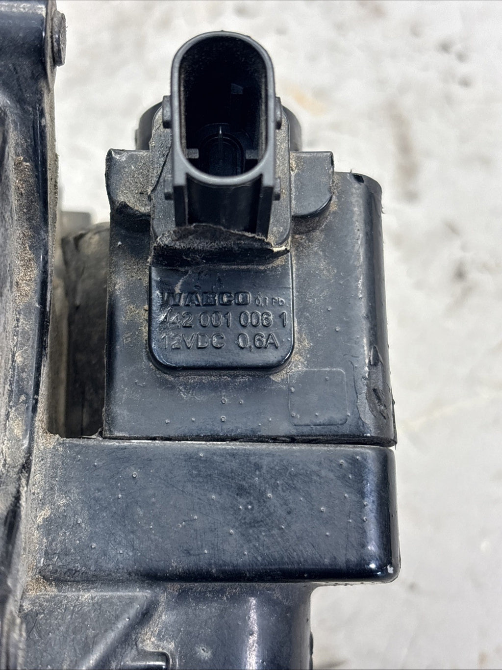 Freightliner Cascadia Meritor Wabco ABS Relay Valve 442 001 006 1