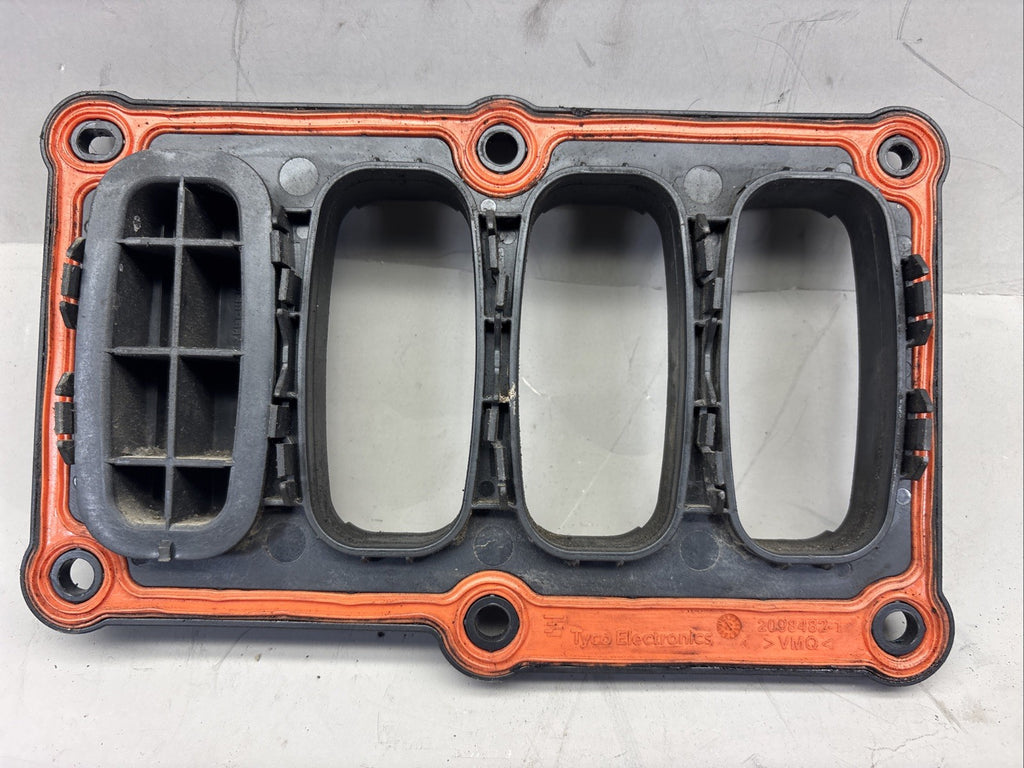 2022 PETERBILT 579 PACCAR CAB FIREWALL PASS THRU PANEL P62-1014