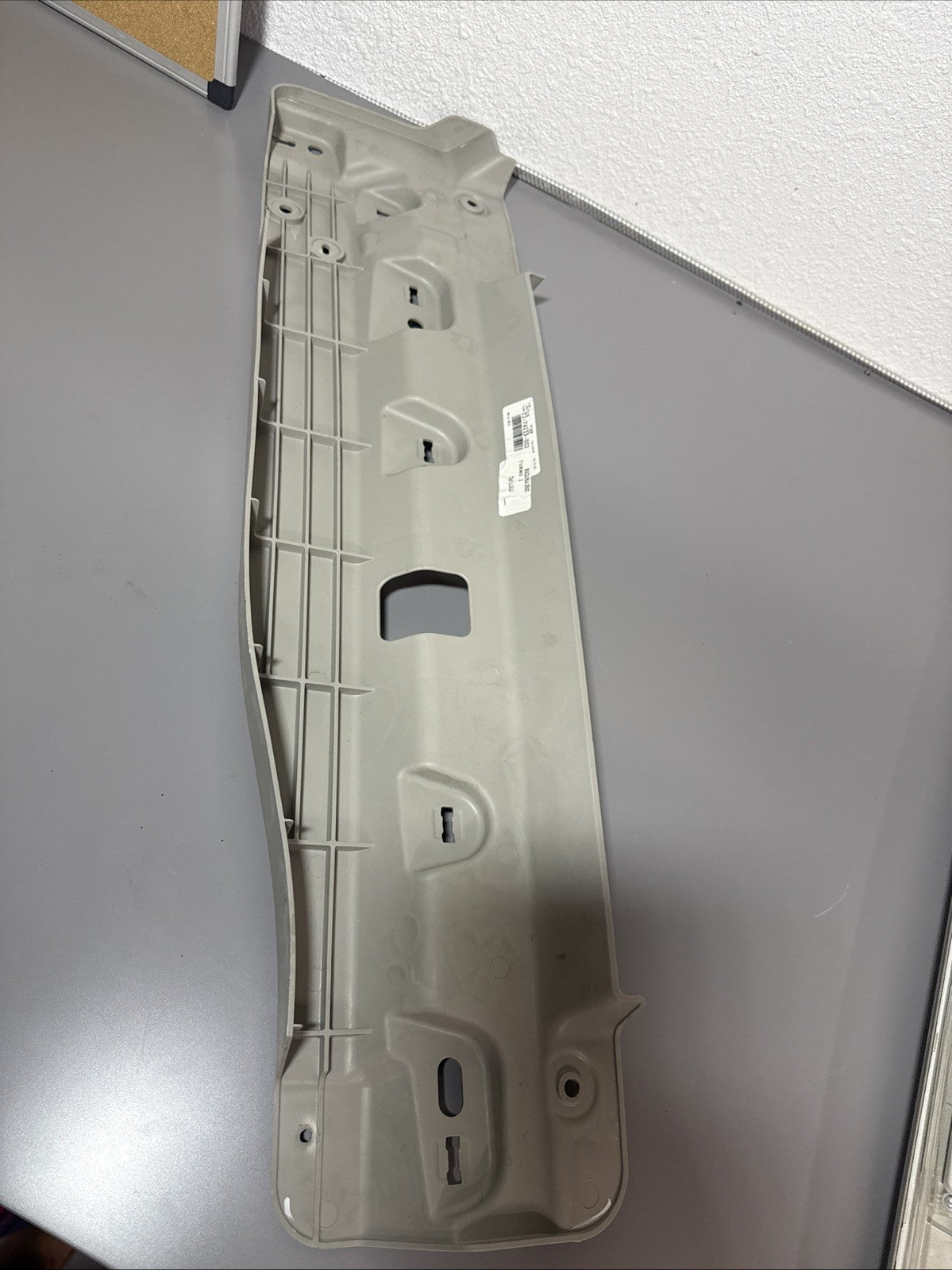 Freightliner Cascadia Sleeper Roof Lamp Bracket LH 22-74219-002