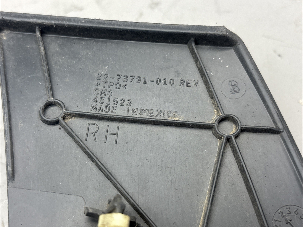 FREIGHTLINER CASCADIA RIGHT DASH BOARD VENT PANEL TRIM COWEL 22-73791-010