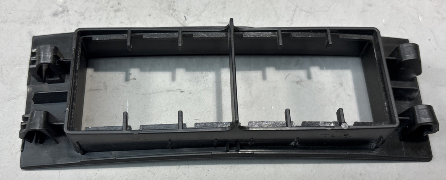 2018-2024 VOLVO VNL 860 FRONT DASH SWITCH BEZEL COVER TRIM 82755999 OEM