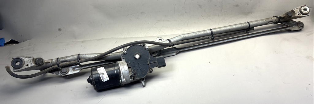 OEM FREIGHTLINER LINKAGE & MOTOR ASSEMBLY WINDSHIELD WIPER A22-72752-002 W302256