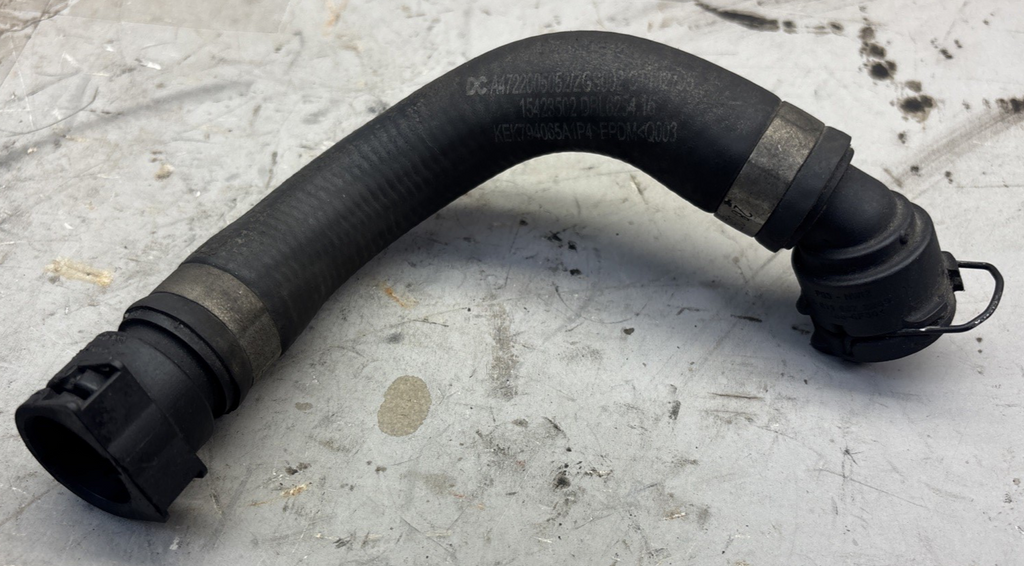 FREIGHTLINER CASCADIA AIR COMPRESSOR COOLANT LINE HOSE PIPE OEM A4722005052