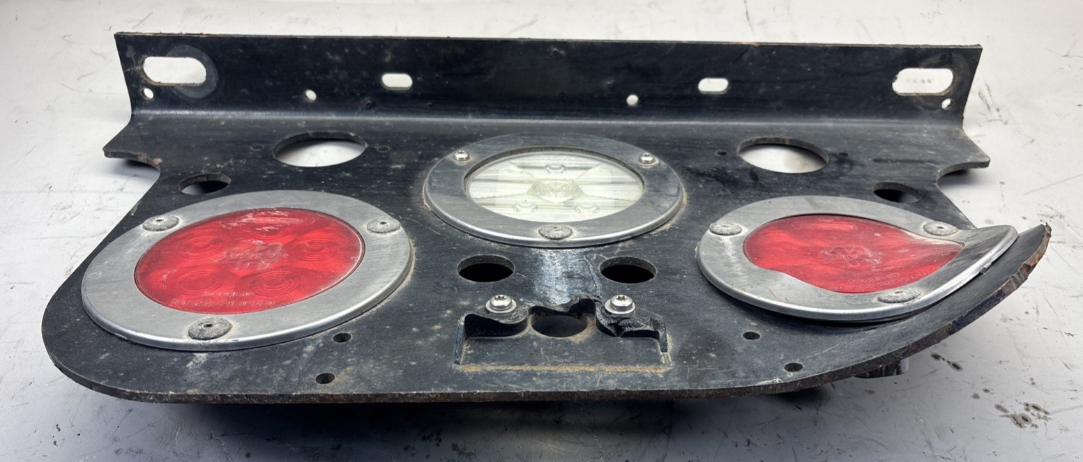 Freightliner 06-84022-000 Tail Light Mounting Bracket, Steel