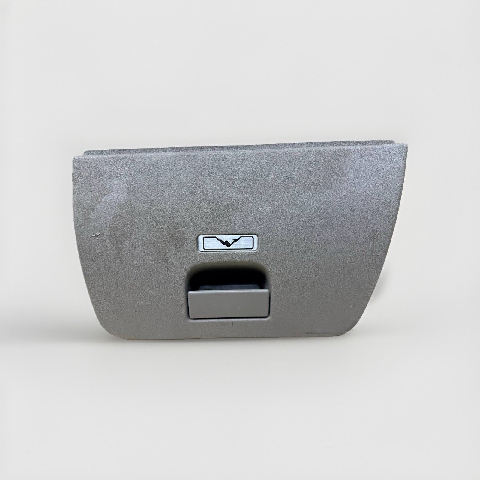 DAIMLER PX125064S T GLOVE BOX PULL FROM 2019 FREIGHTLINER