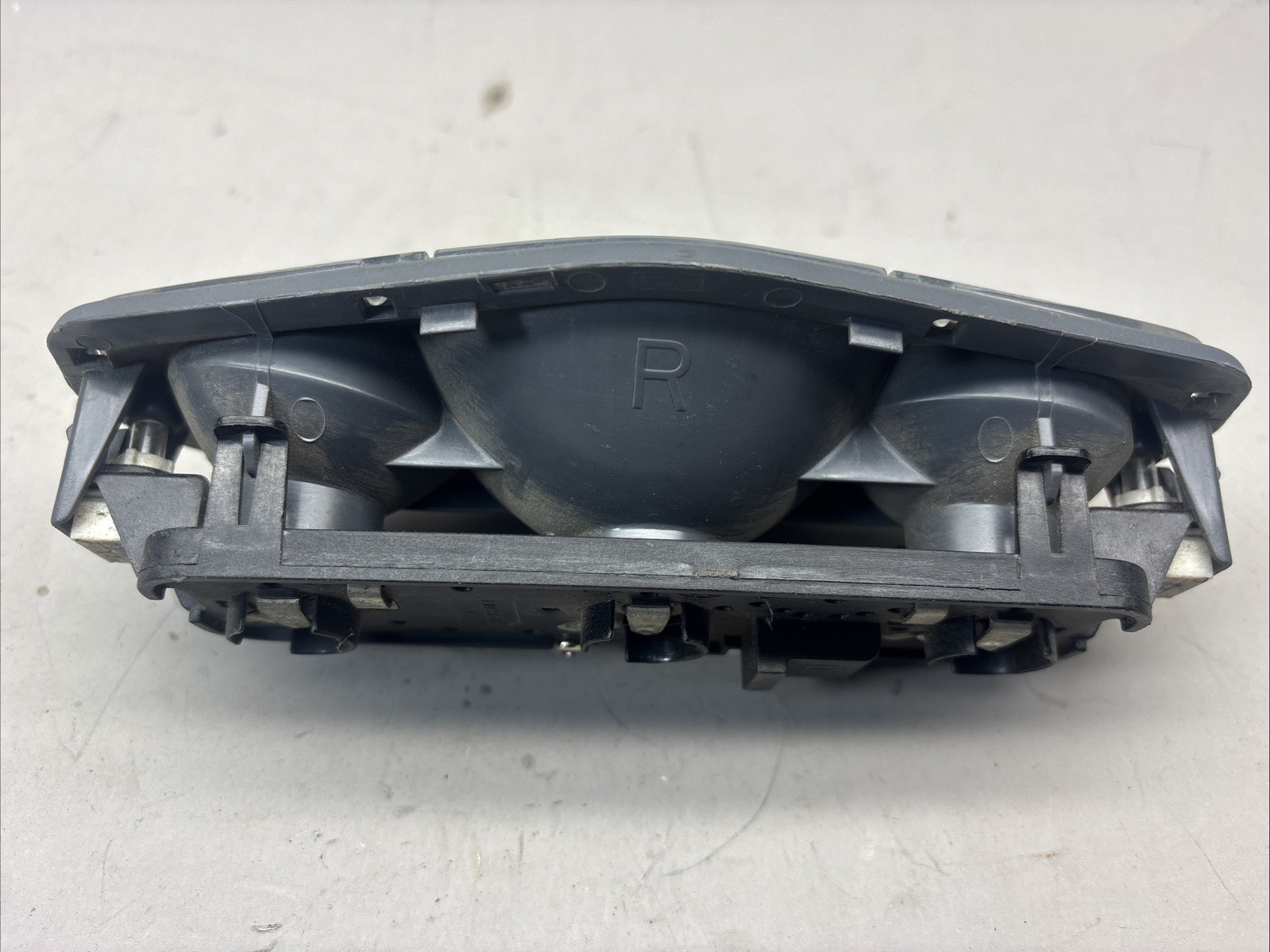 FREIGHTLINER 1-INJ-538-201 R PASSENGER OVERHEAD DOME READING LIGHT LAMP