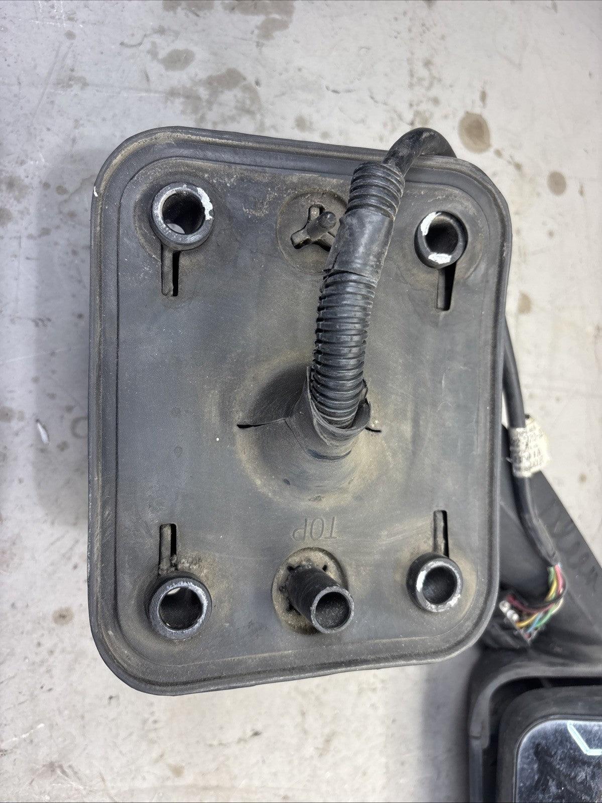 FREIGHTLINER CASCADIA BLACK MIRROR - POWER & HEATED (L/H) #A22-60713-002
