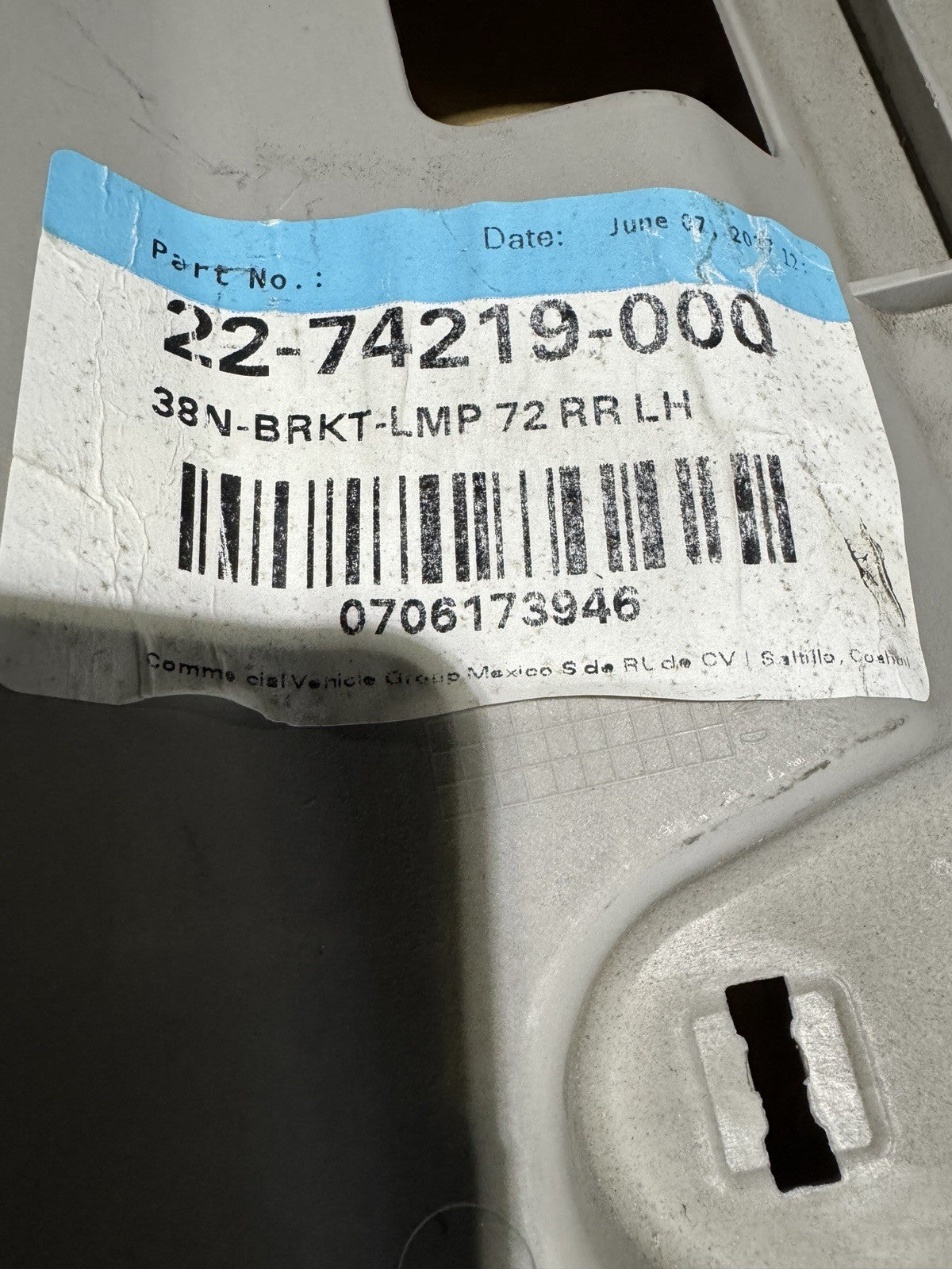 2018-2025 FREIGHTLINER CASCADIA LEFT CAB ROOF DOME LIGHT BRACKET 22-74219-000