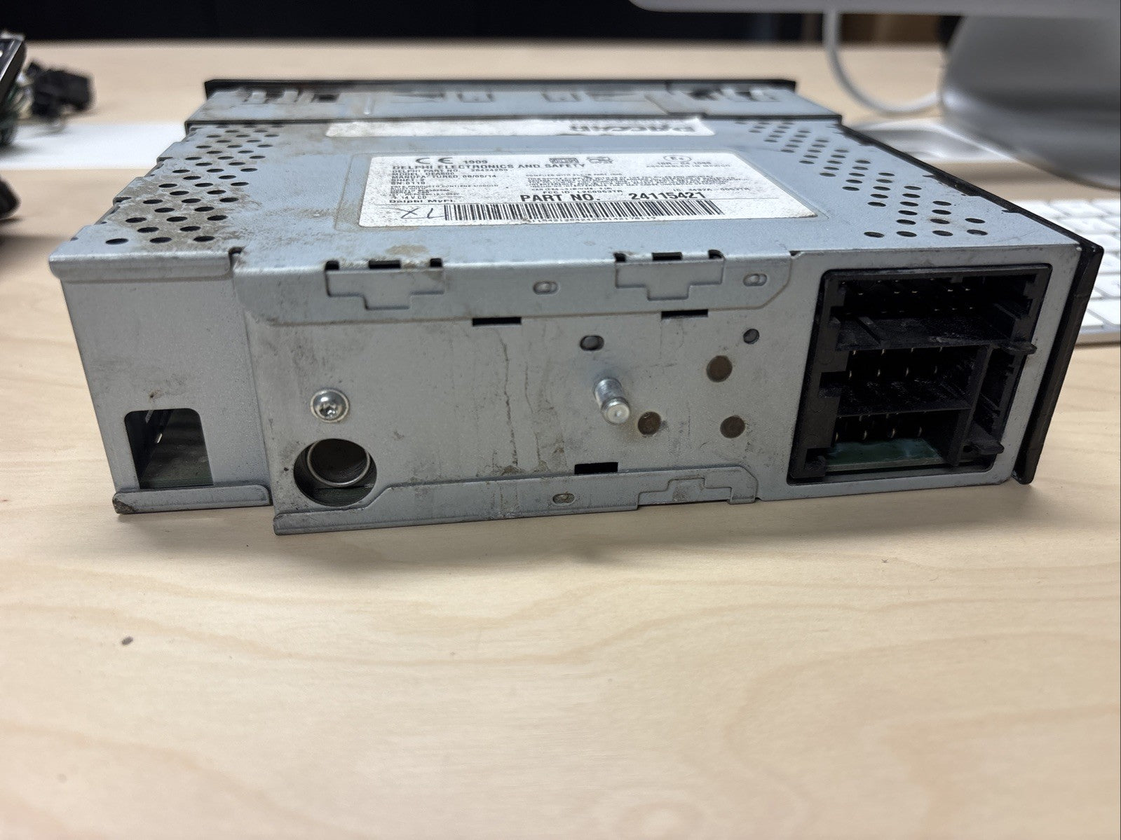 PACCAR KENWORTH RADIO 24115421 DELPHI 28478912