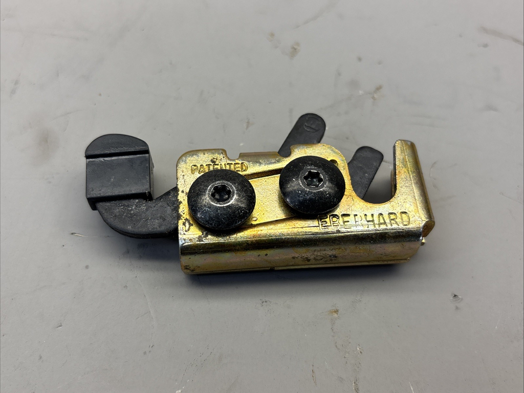 Eberhard/Volvo 84753225 (Replaces 21202458) Latch 95-248-MBR-64 Right Hand