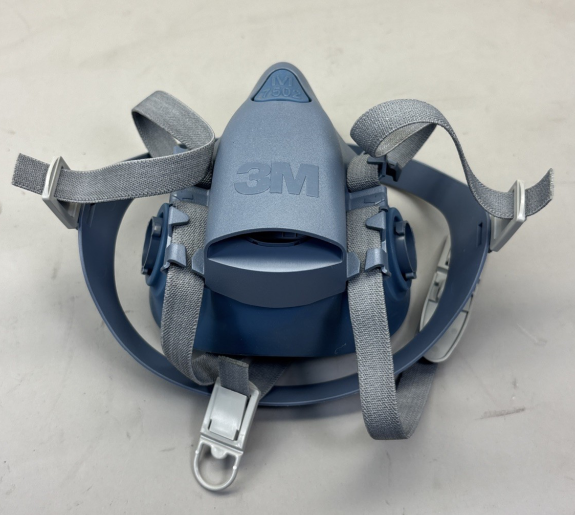 3M 7502 37082 Cool Flow Reusable Half FACE MASK Respirator Facepiece MEDIUM