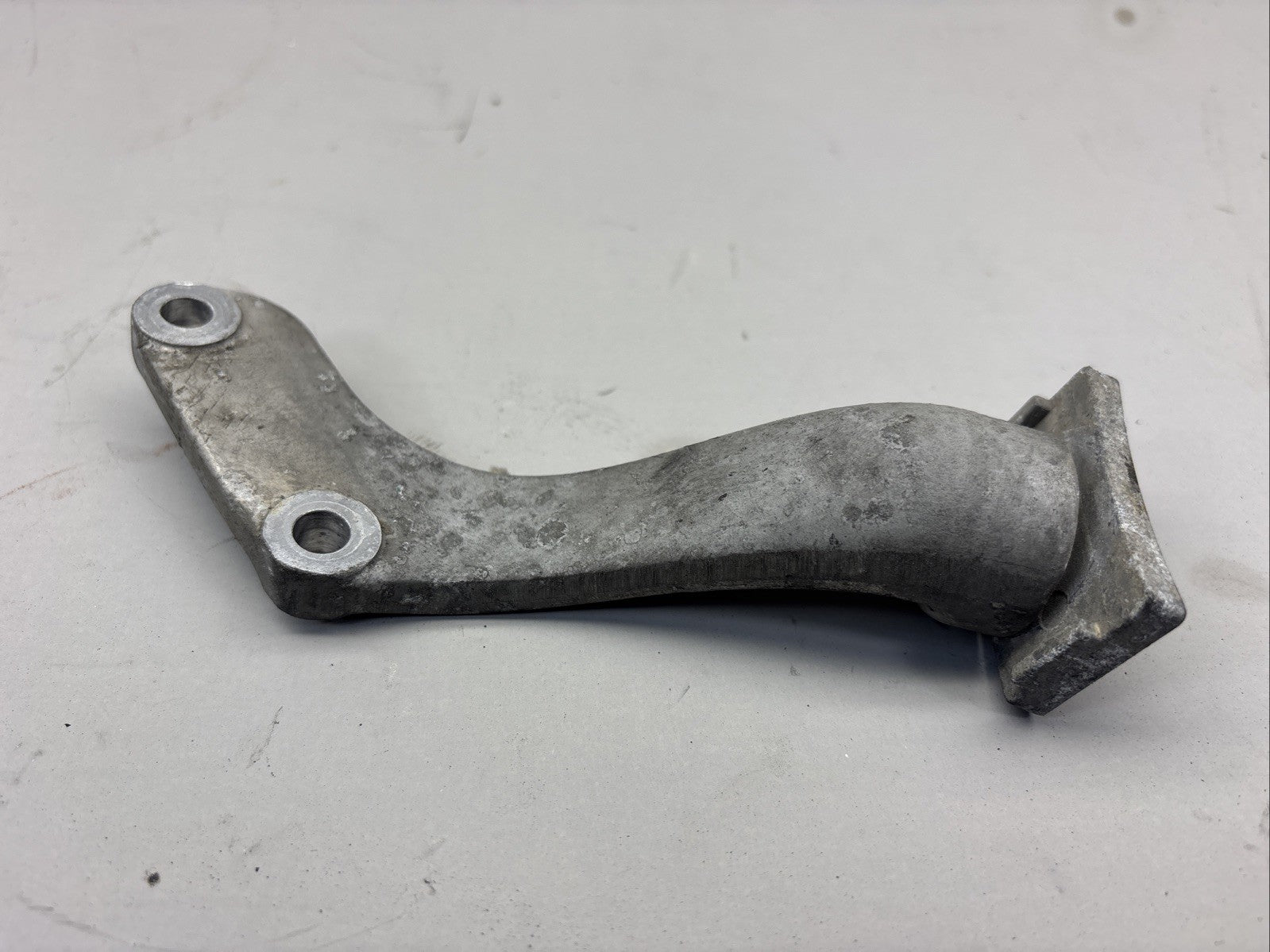 2019-2023 VOLVO VNL 860 760 D13 BRACKET RADIATOR FAN SHROUD 22671034 OEM