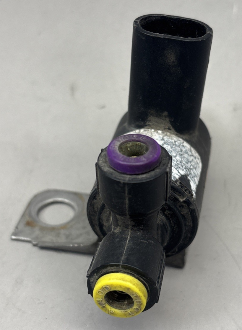 FREIGHTLINER CASCADIA ENGINE COOLING FAN CLUTCH SOLENOID VALVE OEM K072346