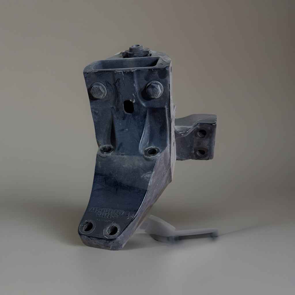 2021 Kenworth t680 PACCAR Left  CAB MOUNT BRACKET A85-6136