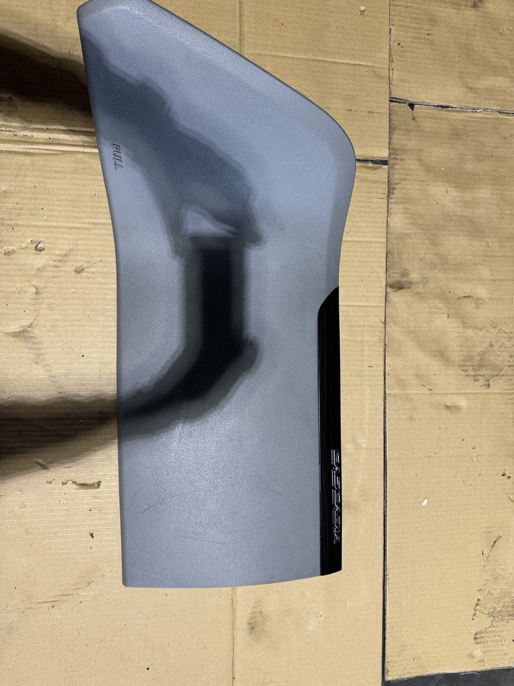 18-2024 FREIGHTLINER CASCADIA FRONT RIGHT ELECTRICAL BAY COVER 22-73799-000 OEM