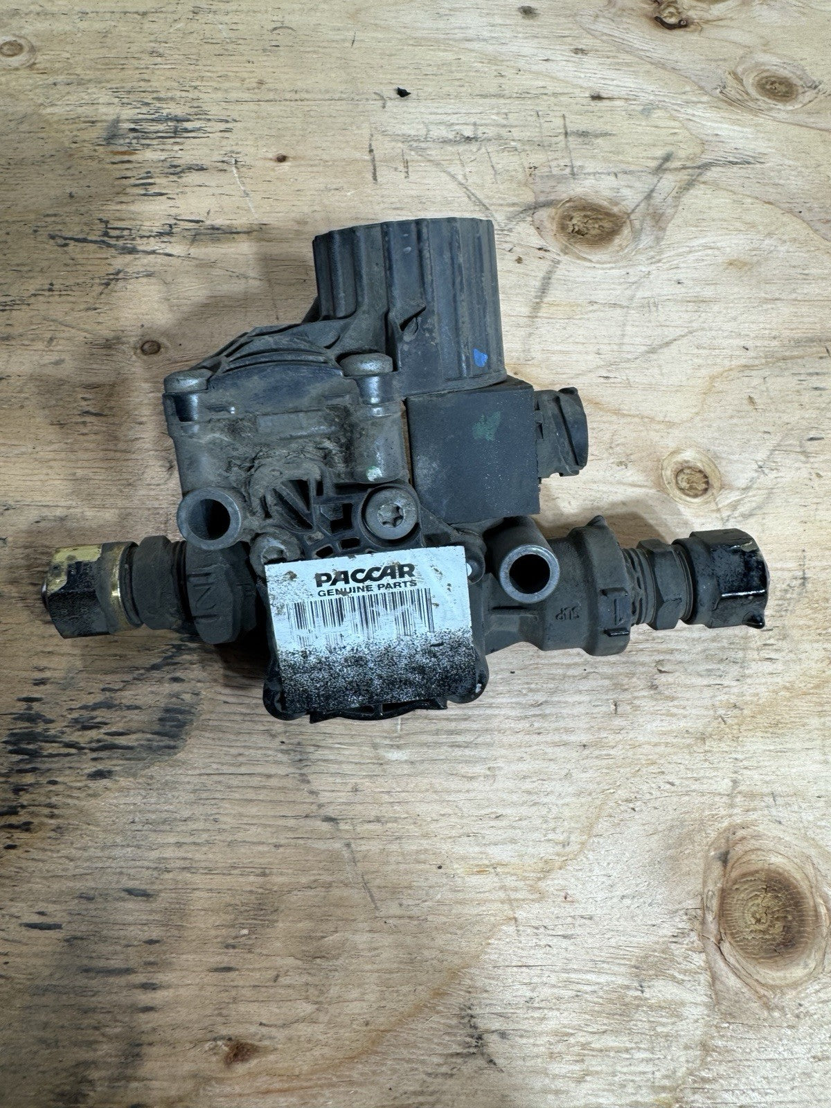 2021 Kenworth  PACCAR BENDIX ABS MODULATOR VALVE K056040