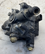 Freightliner Cascadia Meritor Wabco ABS Relay Valve 442 001 006 1