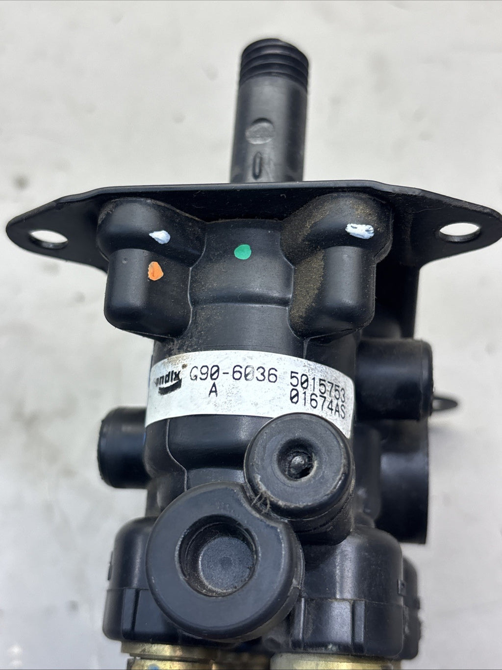 Bendix  Air Brake Dash  Valve G90-6036 WITH AIR PRESSURE SENSOR P2000-5295-1
