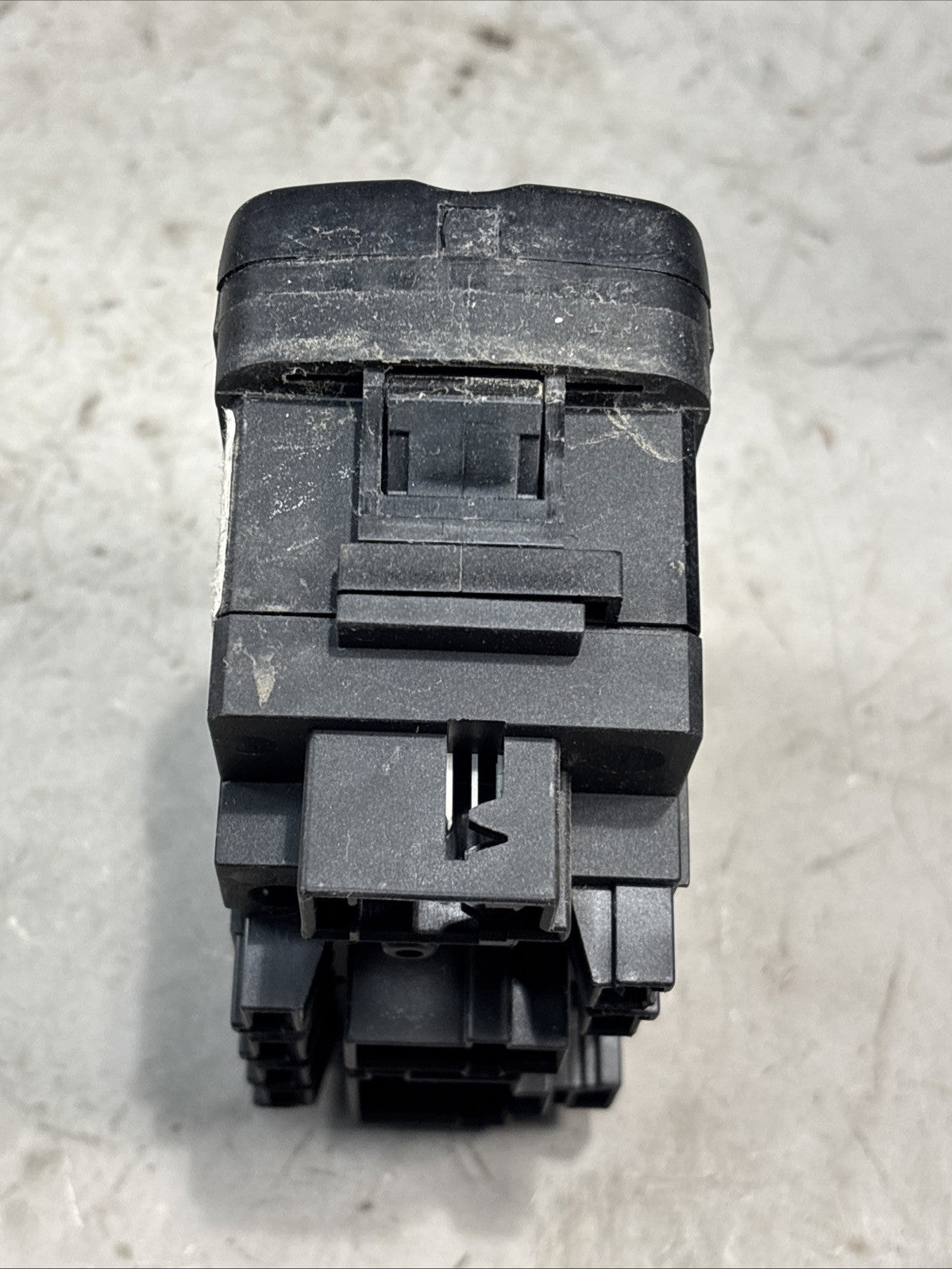 Freightliner Cascadia Hazard Switch Panel A06-60972-010