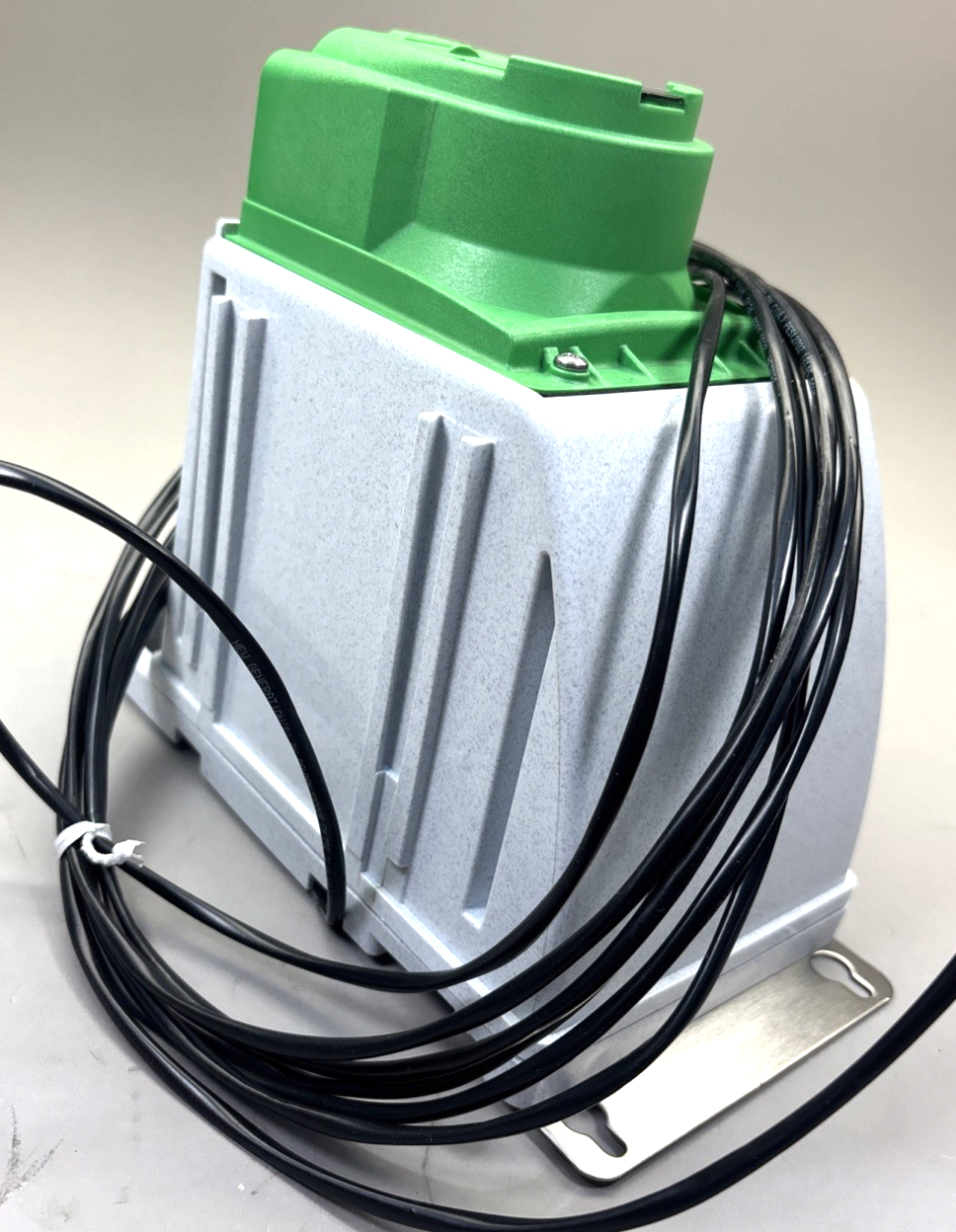 84.65.30.AG 105 RPM PUMP MOD W/3/8 BARB FTG SANTO GREEN 450 ML/MIN
