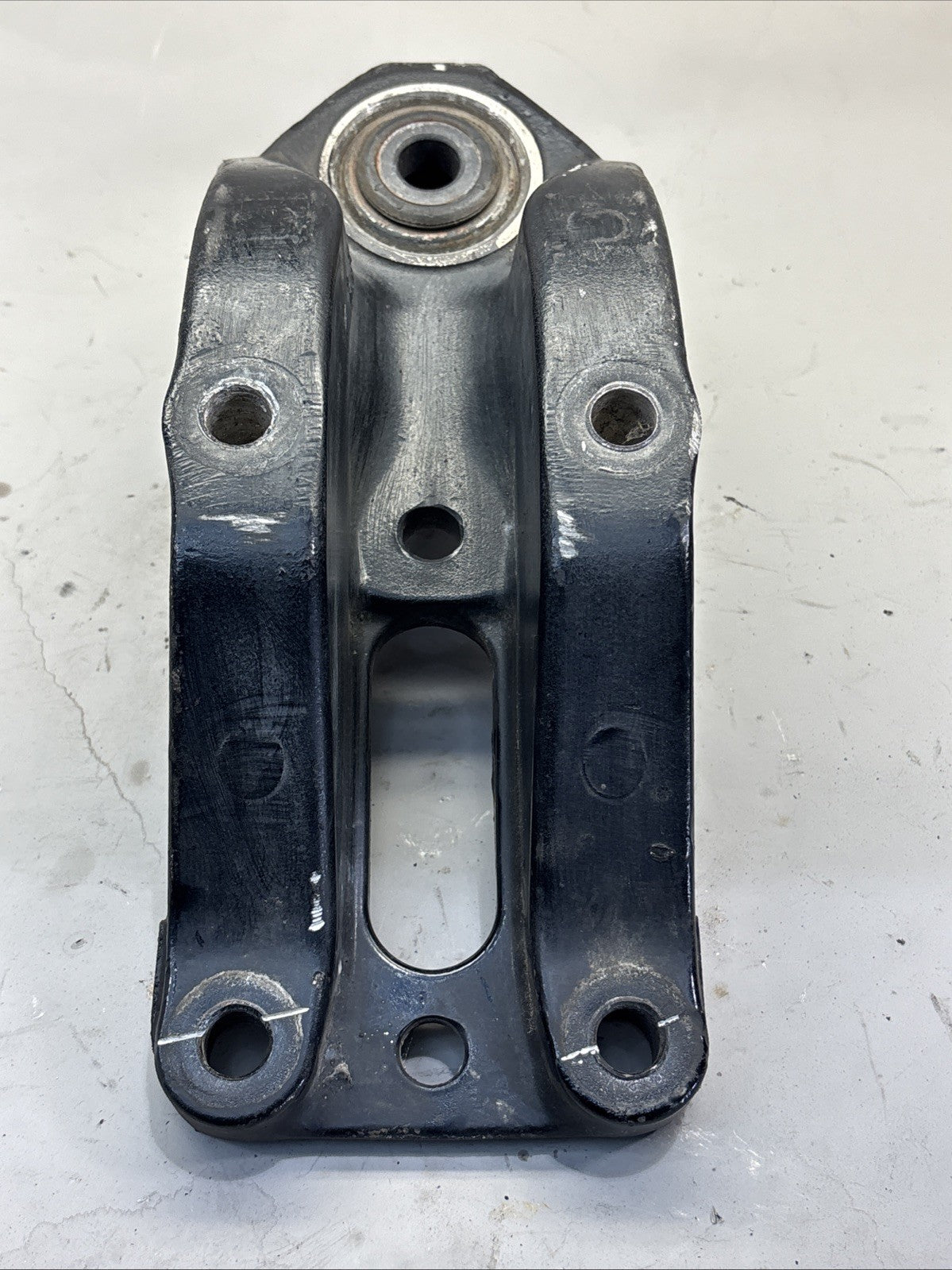 FREIGHTLINER CASCADIA FRONT SPRING SHACKLE BRACKET A16-20722-000 OEM