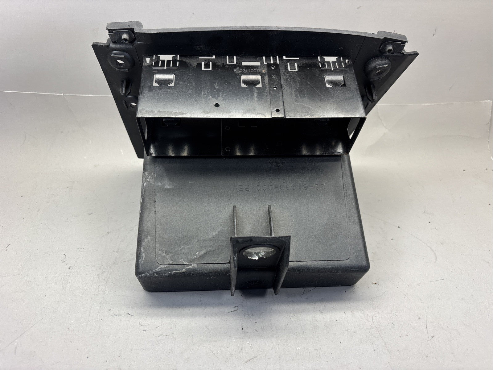 FREIGHTLINER CASCADIA DASH RADIO HOUSING 22-61933-000