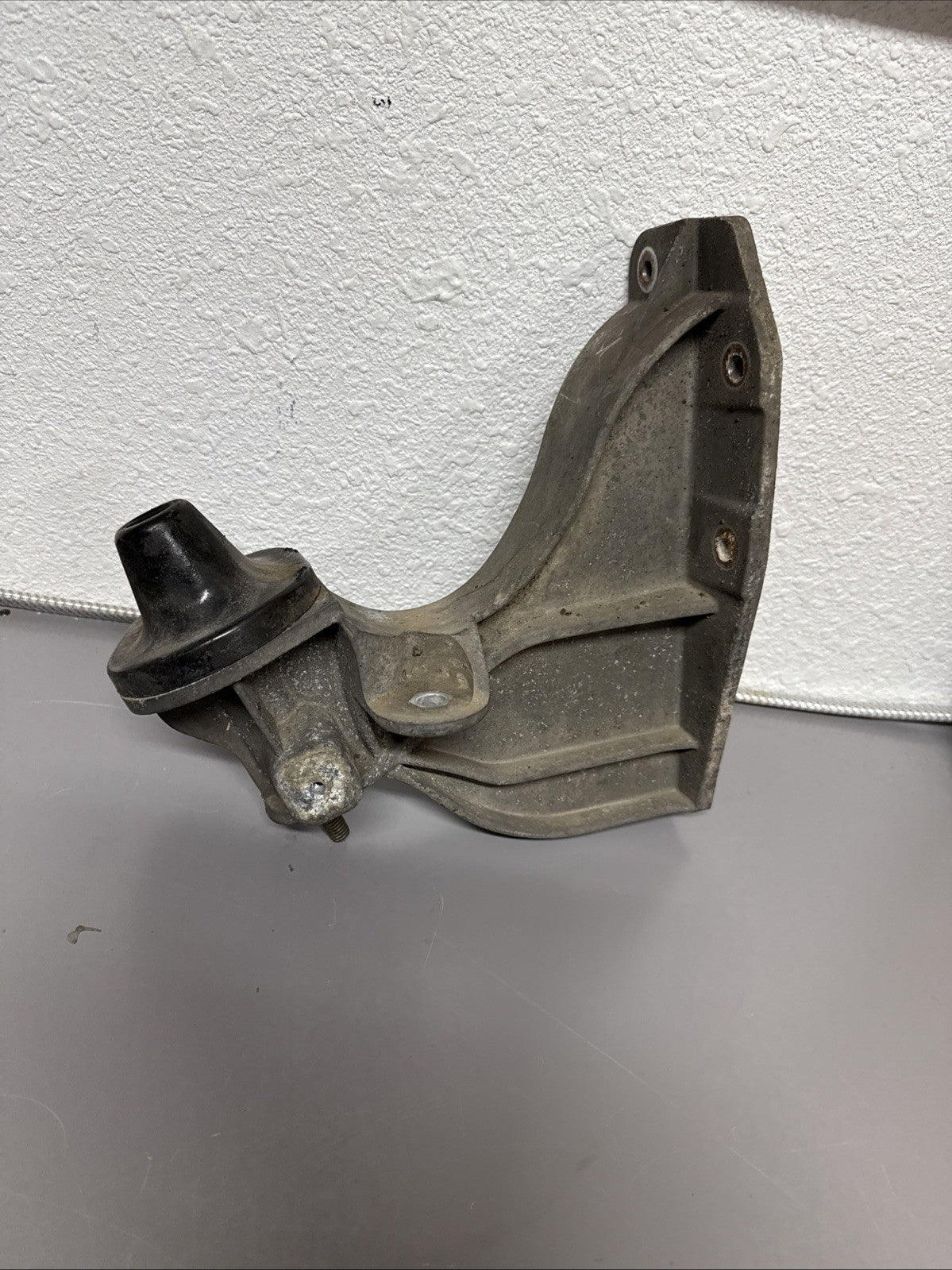 Freightliner Cascadia P4 Rear LH Hood Support - P/N  A17-21080-002