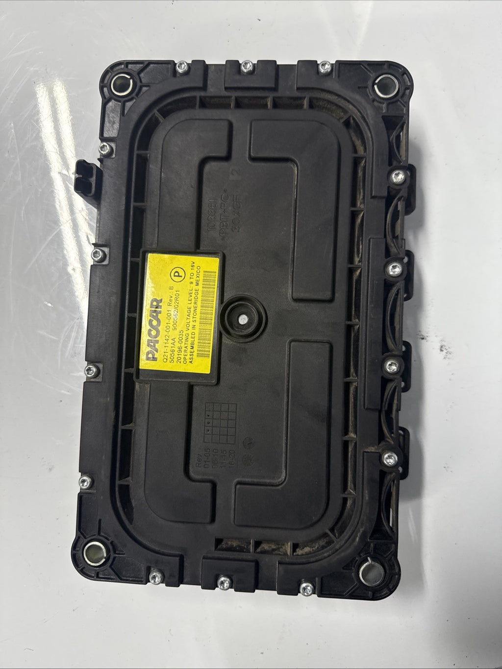 Q21-1142-001-001   2021 KENWORTH T680 CAB CONTROL UNIT 20196-0035