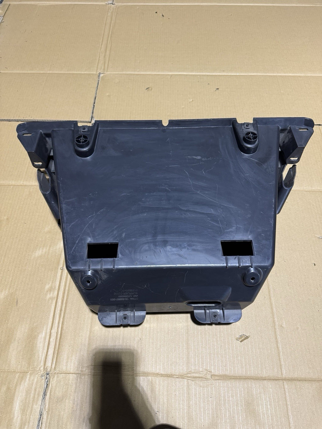 2018-2023 FREIGHTLINER CASCADIA CENTER OVERHEAD CONSOLE STORAGE BIN OEM