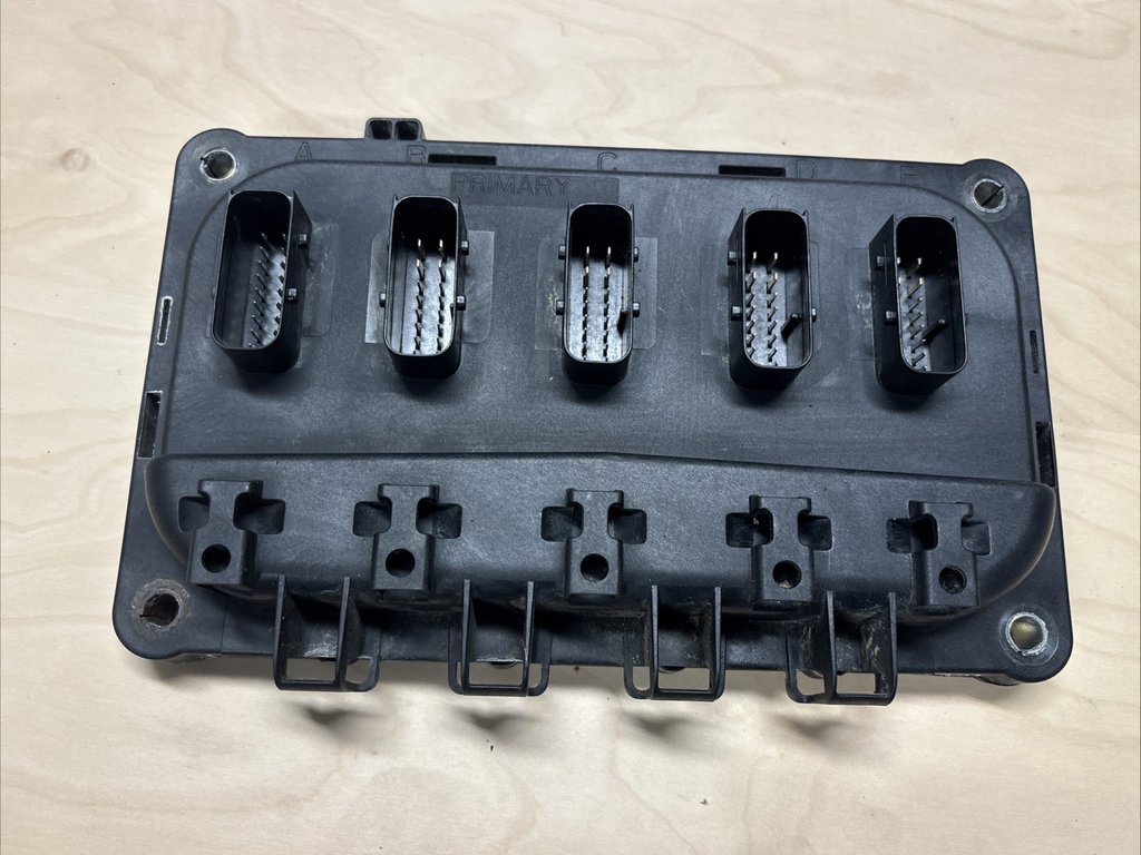 Q21-1124-004-004 Kenworth Chassis Control module 50561AA