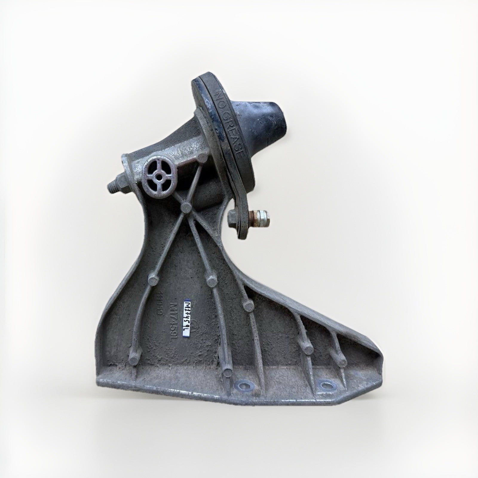 Freightliner CASCADIA LHHood Support Mount Bracket - P/N: M17459L