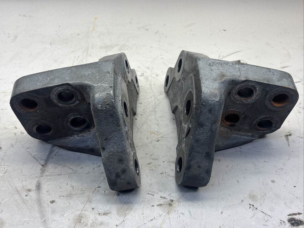 2019 PACCAR MX 13 ENGINE MOUNT PAIR 2139939 2139938