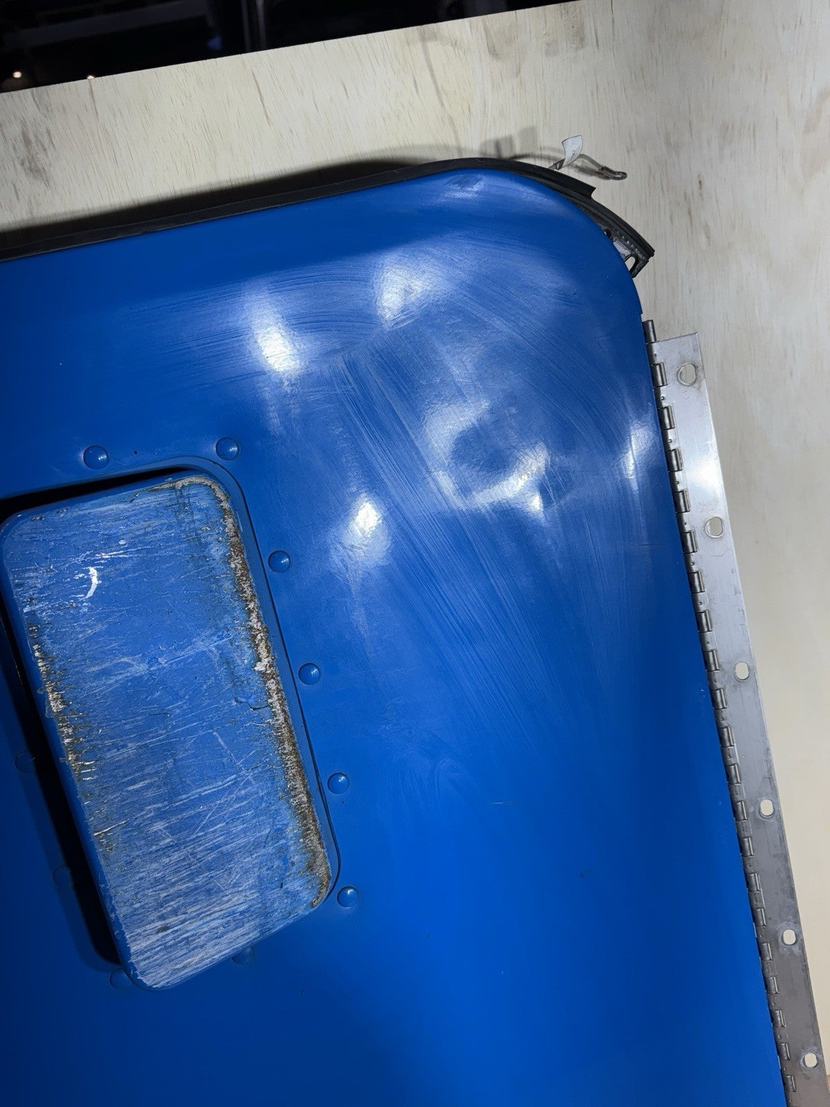 2021  KENWORTH T680 PACCAR RIGHT SIDE SLEEPER CAB COMPARTMENT DOOR LID OEM