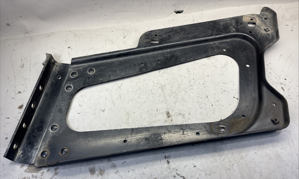 2019-2023 VOLVO VNL 760 D13 FRONT LEFT SIDE MOUNT SUPPORT BRACKET 21577376 OEM