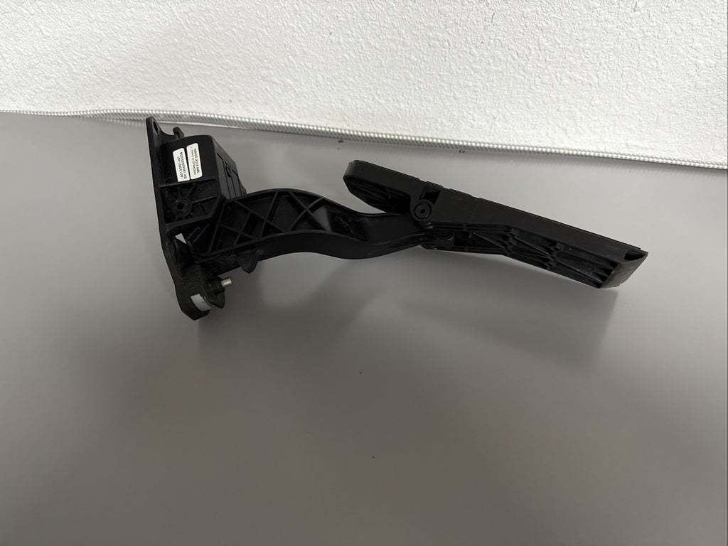 2018-2024 FREIGHTLINER CASCADIA GAS THROTTLE ACCELERATOR PEDAL A01-33821-001 OEM