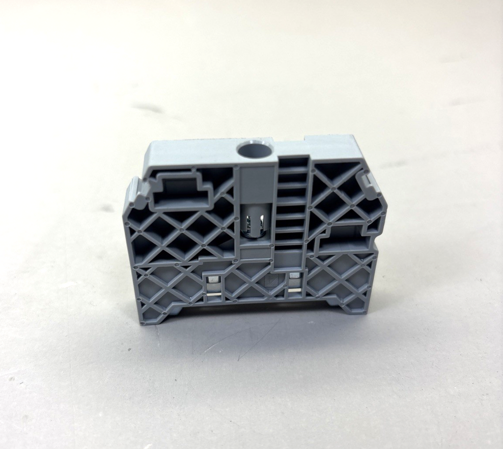 NEW IN BOX LOT OF 45 KONNECT-IT END BRACKET KN-EB7