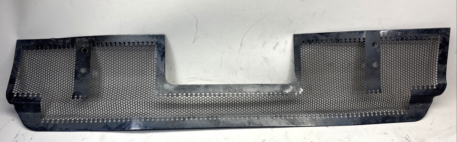 18-24 FREIGHTLINER CASCADIA TRANSMISSION OIL COOLER ROCK GUARD 07-24338-000 OEM