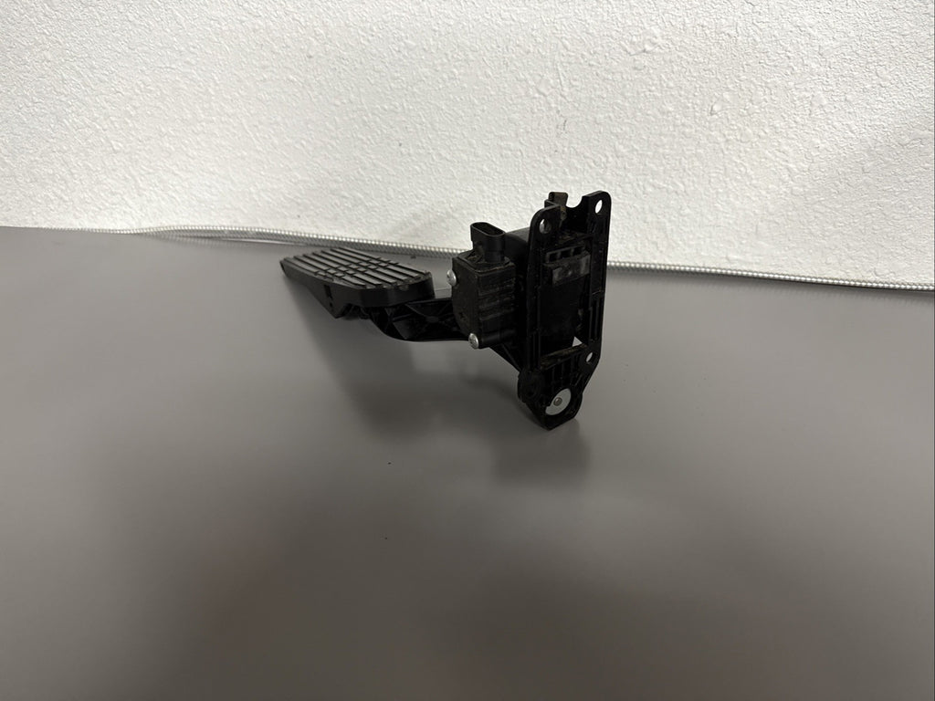 2018-2024 FREIGHTLINER CASCADIA GAS THROTTLE ACCELERATOR PEDAL A01-33821-001 OEM